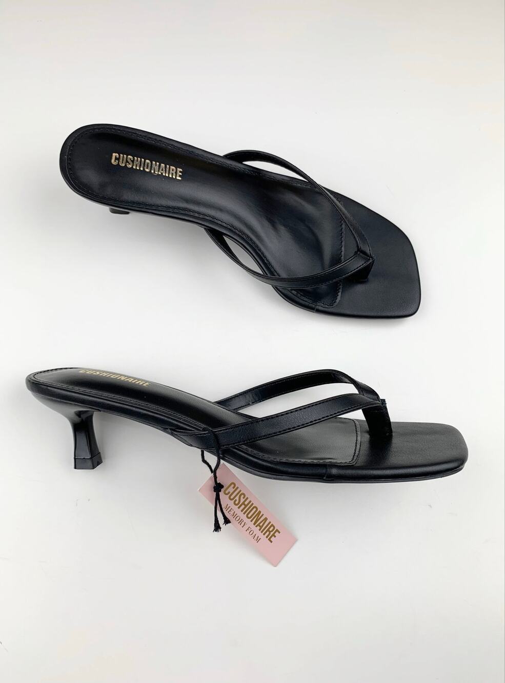 Cushionaire Miami Kitten Heel Sandals Black Faux Leather Slip On Thong Women's 7